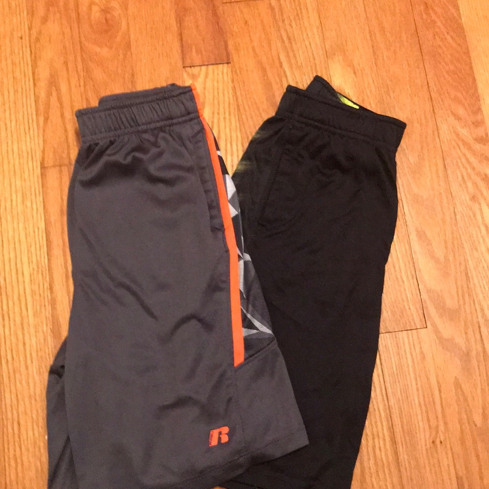2 Russel boys shorts
